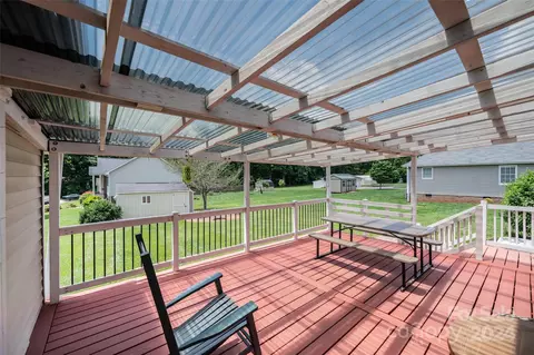 Exterior - 3811 River Rd, Hickory, NC 28602 photo 5 of 8