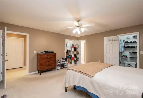 Bedroom - 3811 River Rd, Hickory, NC 28602 photo 5 of 8
