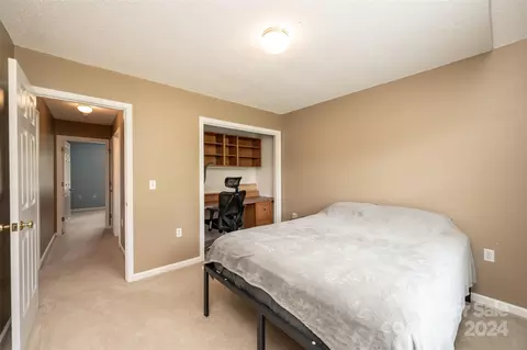 Bedroom - 3811 River Rd, Hickory, NC 28602 photo 1 of 8