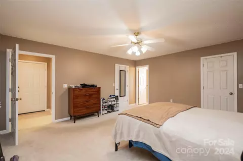 Bedroom - 3811 River Rd, Hickory, NC 28602 photo 3 of 8