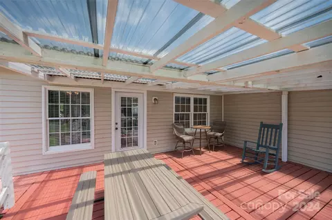 Exterior - 3811 River Rd, Hickory, NC 28602 photo 8 of 8