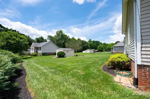 Exterior - 3811 River Rd, Hickory, NC 28602 photo 7 of 8