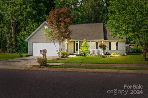 104 Bellelaine Dr, Mooresville, NC 28115