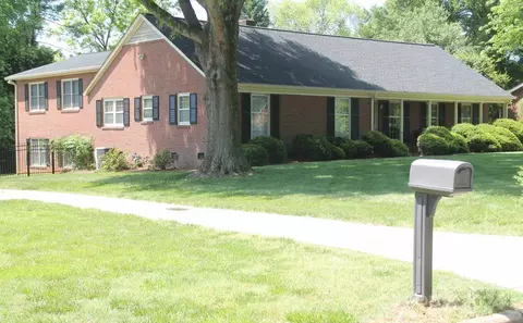 3231 Gardner Park Dr, Gastonia, NC 28054