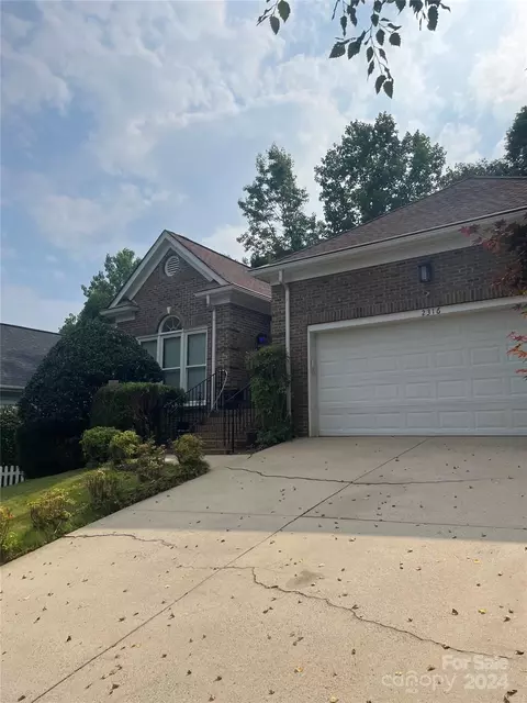 2316 Christensens Ct, Charlotte, NC 28270
