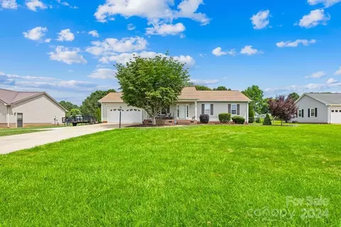 109 Ridgeview Rd, Statesville, NC 28625