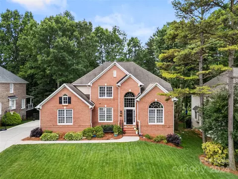 10040 Devonshire Dr, Huntersville, NC 28078