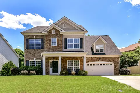 668 Ravenglass Dr, Fort Mill, SC 29715