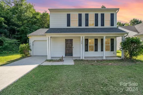 329 Winding Canyon Dr, Charlotte, NC 28214