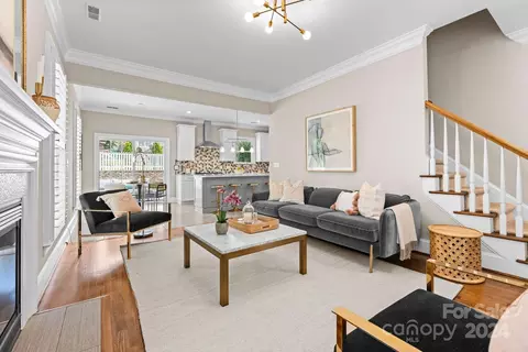 3613 Selwyn Farms Ln, Charlotte, NC 28209