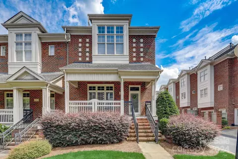 4828 S Hill View Dr, Charlotte, NC 28210