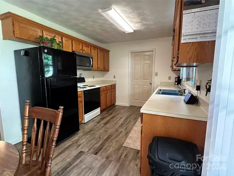 Kitchen - 4886 Sandstone Dr, Conover, NC 28613 photo 2 of 2