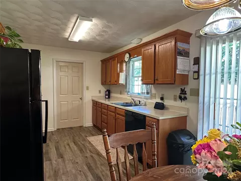 Kitchen - 4886 Sandstone Dr, Conover, NC 28613 photo 1 of 2