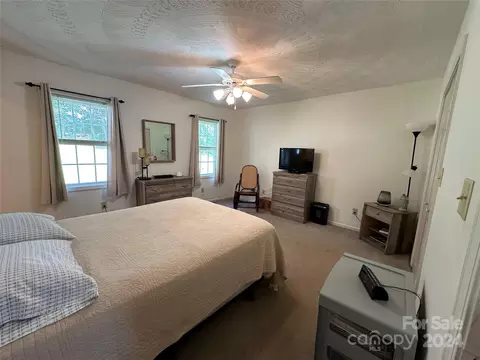 Bedroom - 4886 Sandstone Dr, Conover, NC 28613 photo 2 of 5