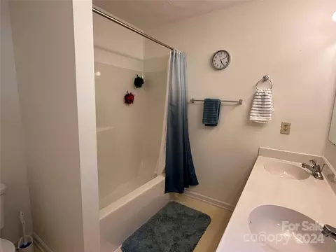 Bath - 4886 Sandstone Dr, Conover, NC 28613 photo 1 of 5
