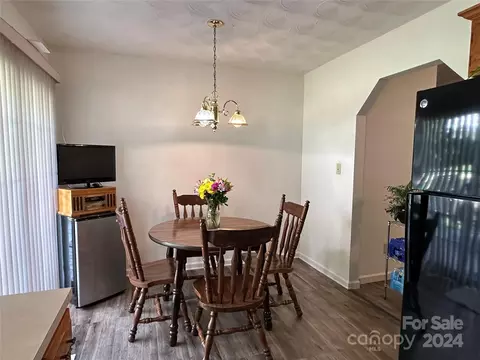 Dining - 4886 Sandstone Dr, Conover, NC 28613 photo 2 of 2