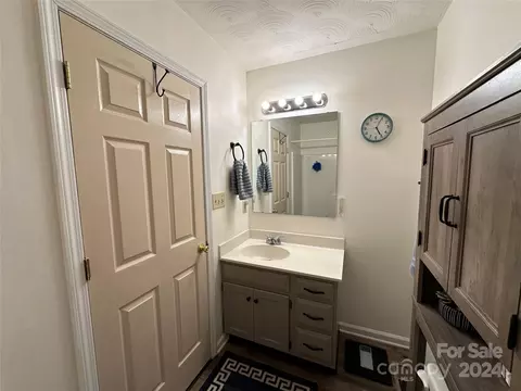 Bath - 4886 Sandstone Dr, Conover, NC 28613 photo 5 of 5
