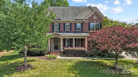 2105 Worthington Dr, Matthews, NC 28104