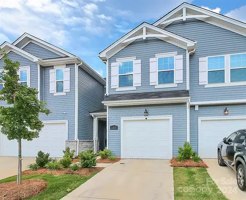1316 Bigelow St, Charlotte, NC 28269