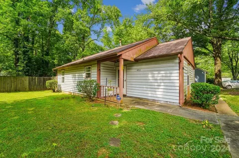 6813 N Ridge Ct, Charlotte, NC 28215