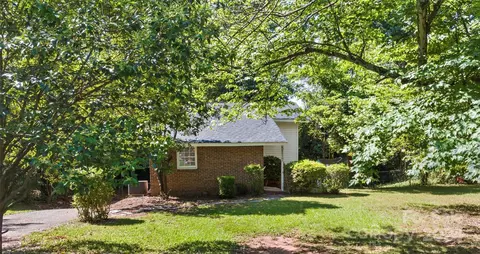 5117 Grapevine Dr, Charlotte, NC 28217