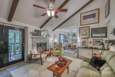651 Overlook Dr, Spruce Pine, NC 28777
