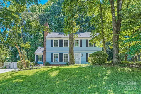 8215 Arrowsmith Ln, Charlotte, NC 28270