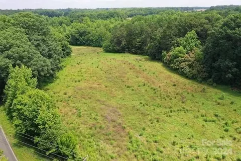 9100 Smith Rd, Kannapolis, NC 28081 photo 3