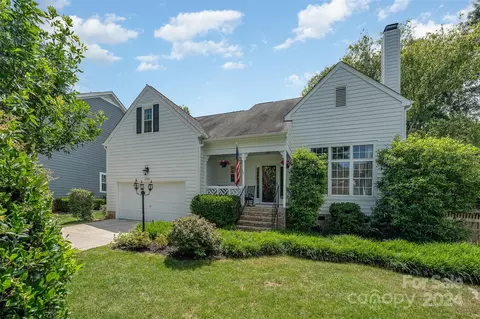 6320 Rosebriar Ln, Charlotte, NC 28277