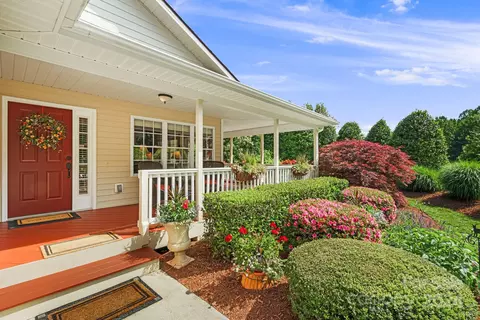 301 Karla 60 Cir #60, Hendersonville, NC 28739