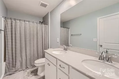 Bath - 3071 Windhaven Ln, Tega Cay, SC 29708 photo 3 of 3