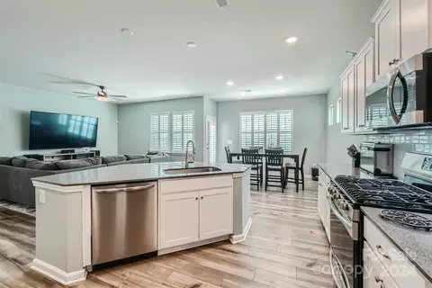 Kitchen - 3071 Windhaven Ln, Tega Cay, SC 29708 photo 2 of 3