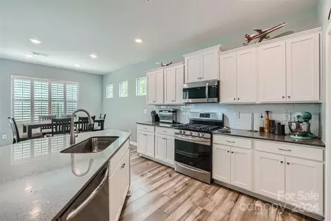 Kitchen - 3071 Windhaven Ln, Tega Cay, SC 29708 photo 3 of 3