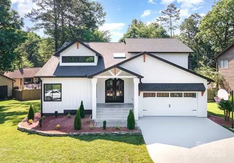 142 Creek Valley Dr, Charlotte, NC 28270