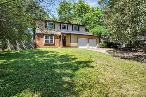 11527 Five Cedars Rd, Charlotte, NC 28226