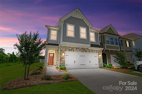 1405 Crest Creek Ct, Clover, SC 29710