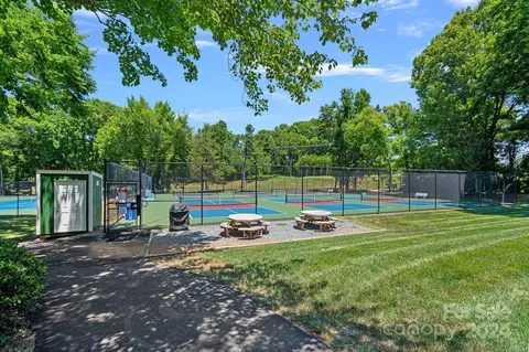 View/Area - 944 Southwest Dr, Davidson, NC 28036 photo 2 of 5