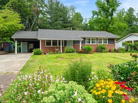 18 Looking Glass Ln, Asheville, NC 28805