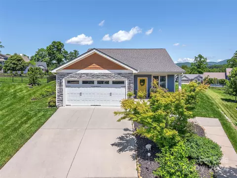 48 Chisel Ln, Hendersonville, NC 28792