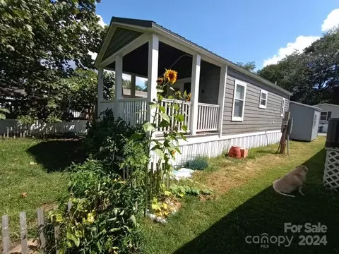 136 Pike Pt, Waynesville, NC 28785