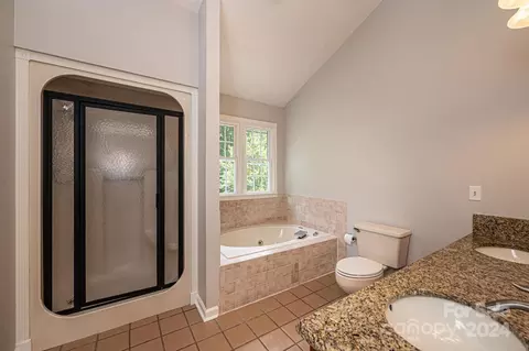 Bath - 4044 Pinecrest Dr, Hickory, NC 28601 photo 1 of 5