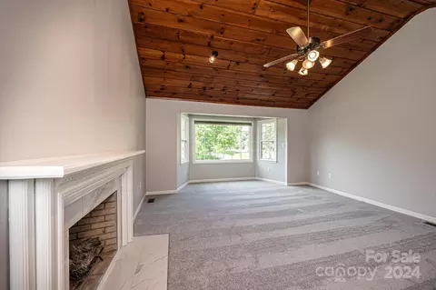 Living - 4044 Pinecrest Dr, Hickory, NC 28601 photo 8 of 8