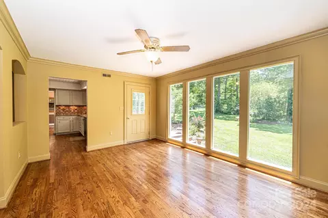Living - 4044 Pinecrest Dr, Hickory, NC 28601 photo 4 of 8