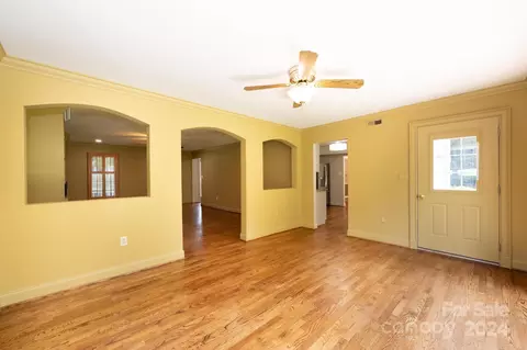 Living - 4044 Pinecrest Dr, Hickory, NC 28601 photo 5 of 8