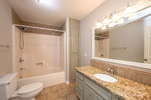 Bath - 4044 Pinecrest Dr, Hickory, NC 28601 photo 5 of 5