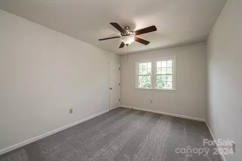 Bedroom - 4044 Pinecrest Dr, Hickory, NC 28601 photo 5 of 6