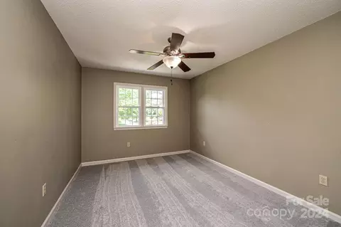 Bedroom - 4044 Pinecrest Dr, Hickory, NC 28601 photo 3 of 6