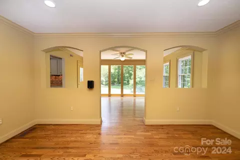 Living - 4044 Pinecrest Dr, Hickory, NC 28601 photo 3 of 8