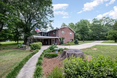 Exterior - 4081 Section House Rd, Hickory, NC 28601 photo 5 of 7