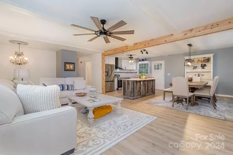 Living - 4081 Section House Rd, Hickory, NC 28601 photo 3 of 5